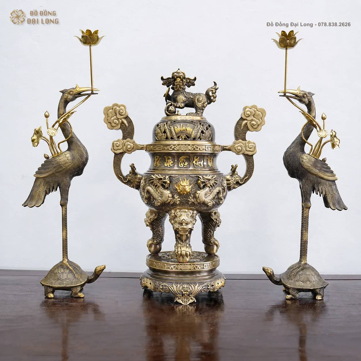 Bộ tam sự hạc Cuốn Thư Phúc Lộc Thọ Khang Ninh gồm đỉnh đồng và đôi hạc trên lưng rùa tại Đồ Đồng Đại Long