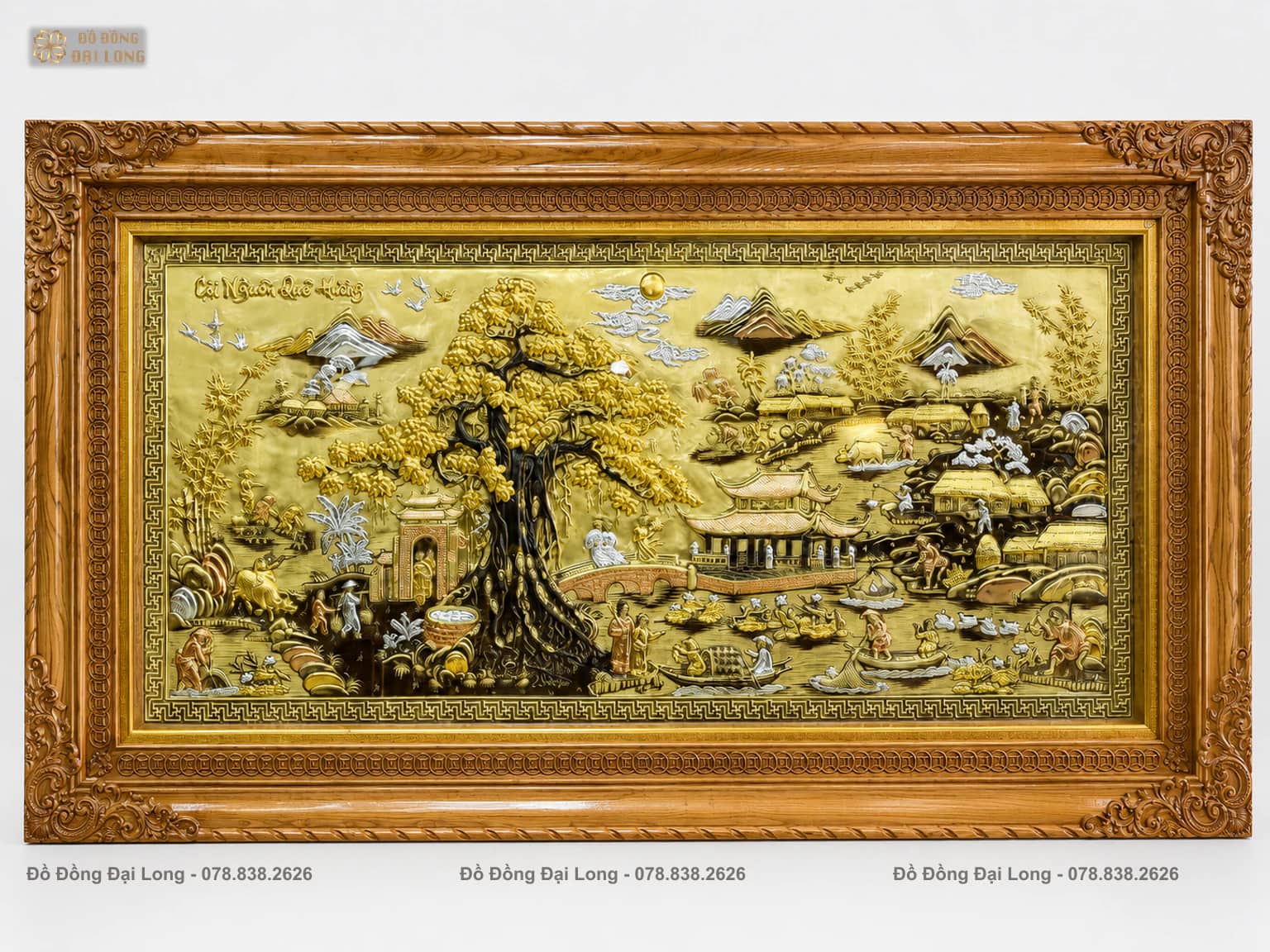 Toàn cảnh tranh đồng Cội Nguồn Quê Hương khung bản rộng, phù điêu vàng bạc trong khung gỗ chạm tại Đồ Đồng Đại Long