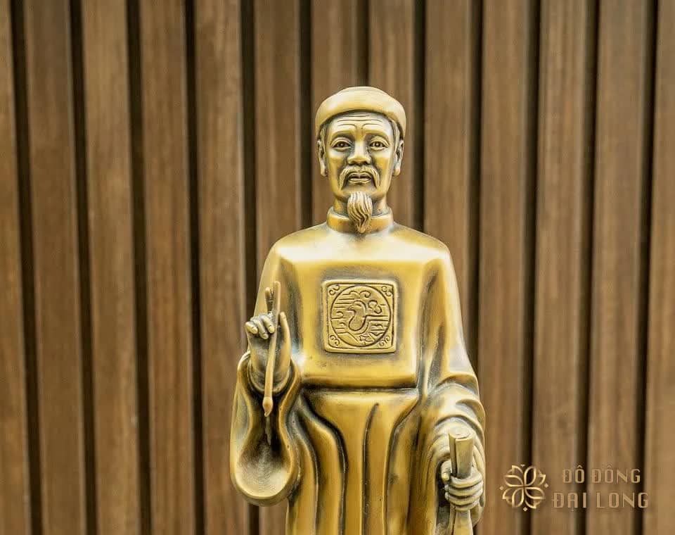 Tượng Nguyễn Trãi bằng đồng nguyên khối, tạo hình Nho sĩ tại Đồ Đồng Đại Long
