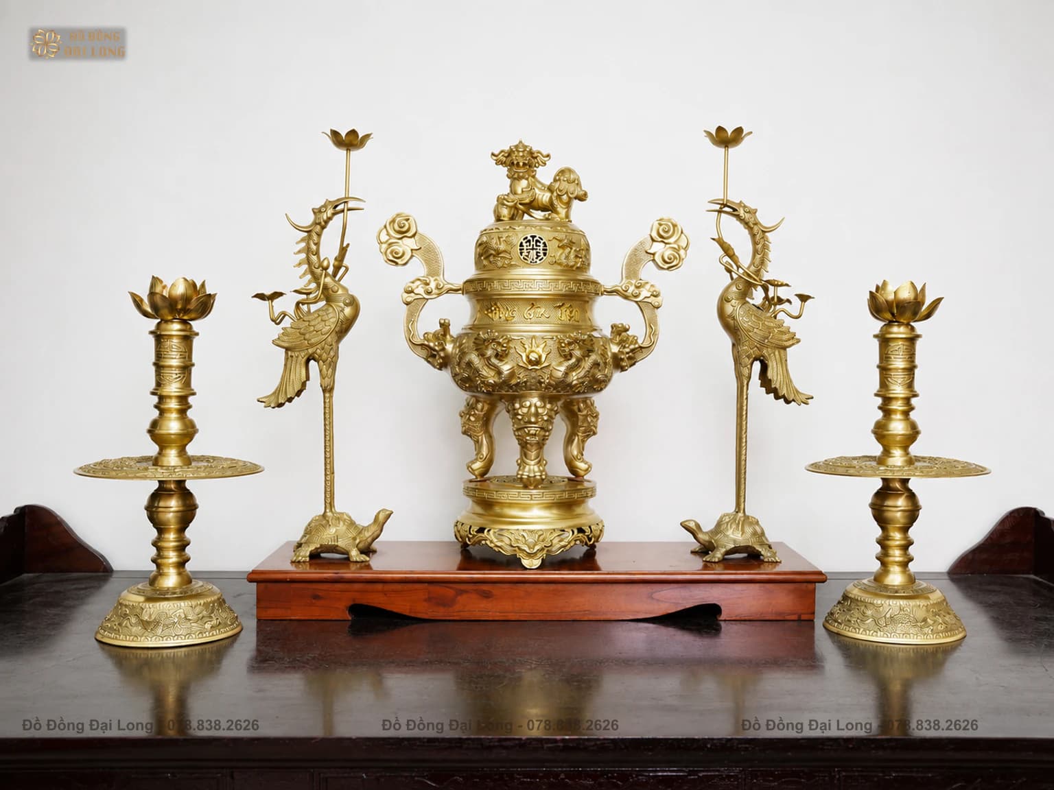 Bộ ngũ sự Song Long 68 cm gồm đủ đỉnh, đôi hạc, đôi chân nến và bệ gỗ tại Đồ Đồng Đại Long