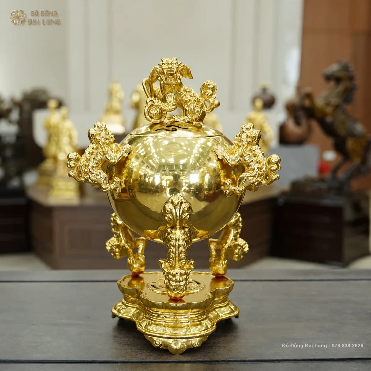 Đỉnh Thất Lân Vờn Cầu mạ vàng, linh vật lân trên nắp và họa tiết lân vờn cầu tại Đồ Đồng Đại Long