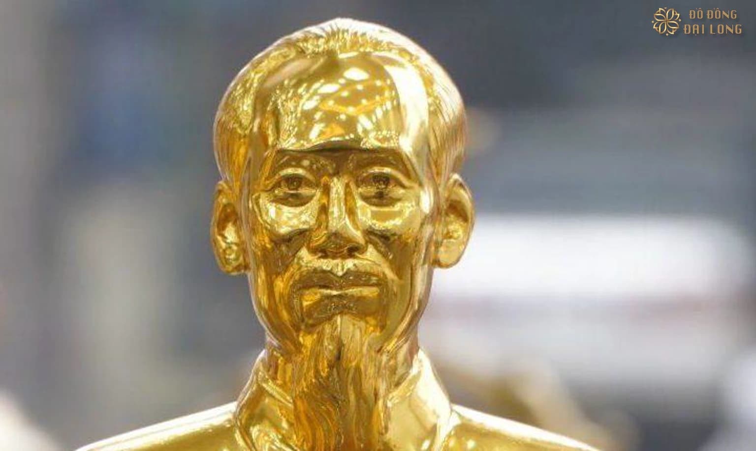 Cận cảnh tượng Bác Hồ bán thân dát vàng 24K tại Đồ Đồng Đại Long