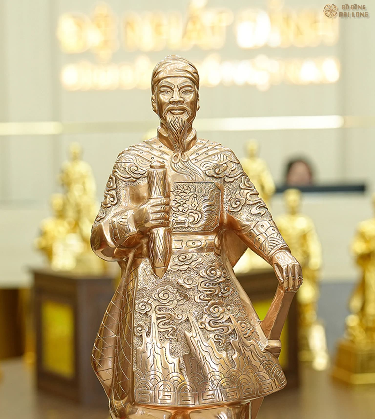 Chi tiết tượng Hưng Đạo Đại Vương Trần Quốc Tuấn bằng đồng đỏ tại Đồ Đồng Đại Long