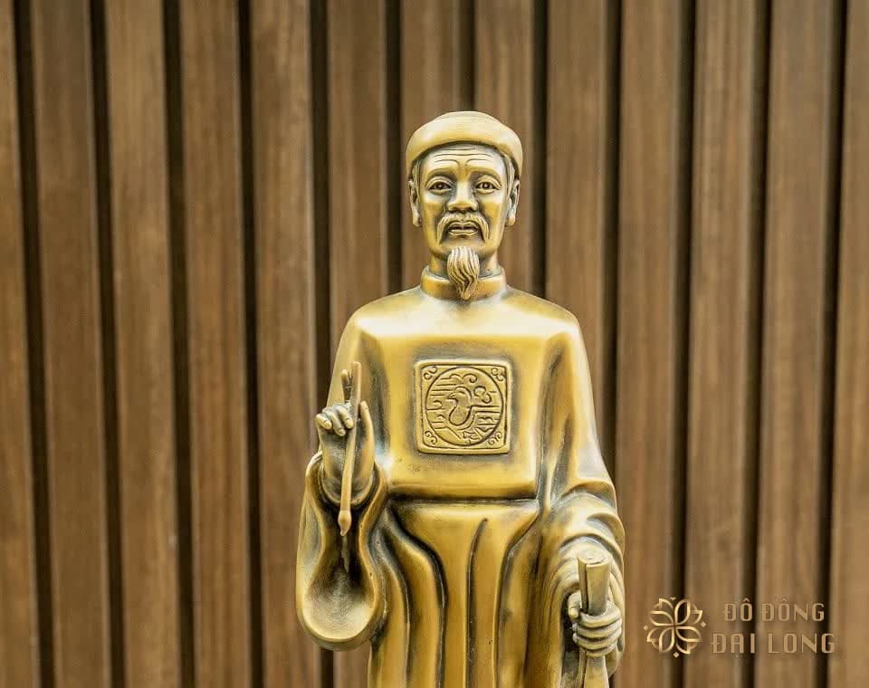 Tượng Nguyễn Trãi bằng đồng nguyên khối, tạo hình Nho sĩ tại Đồ Đồng Đại Long
